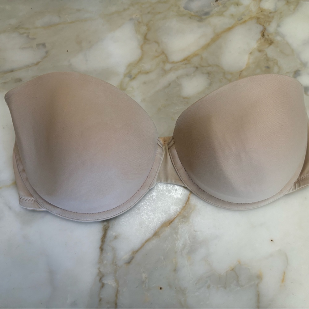Victoria's Secret Strapless Bra 34D Nude Tan Underwire Unpadded